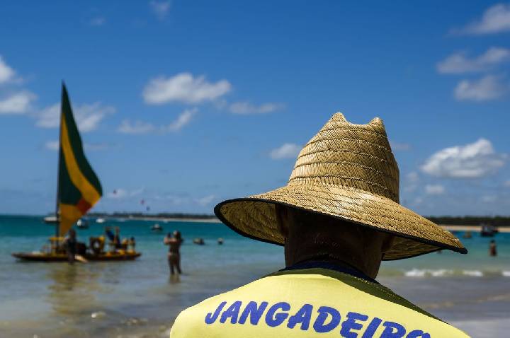 Senado aprova regras para empresas que prestam serviços a turistas